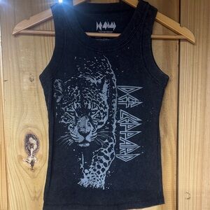 Black Graphic Crop Top